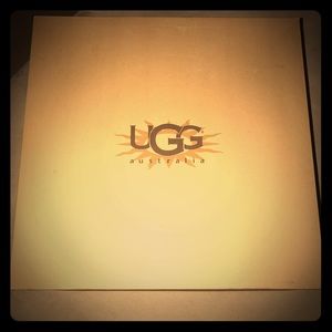 Women’s Shoes : Classic Tall Uggs